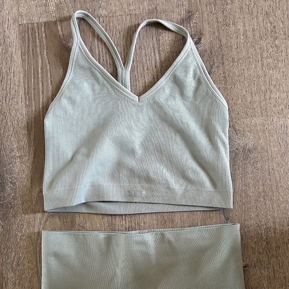 Set active top and leggings